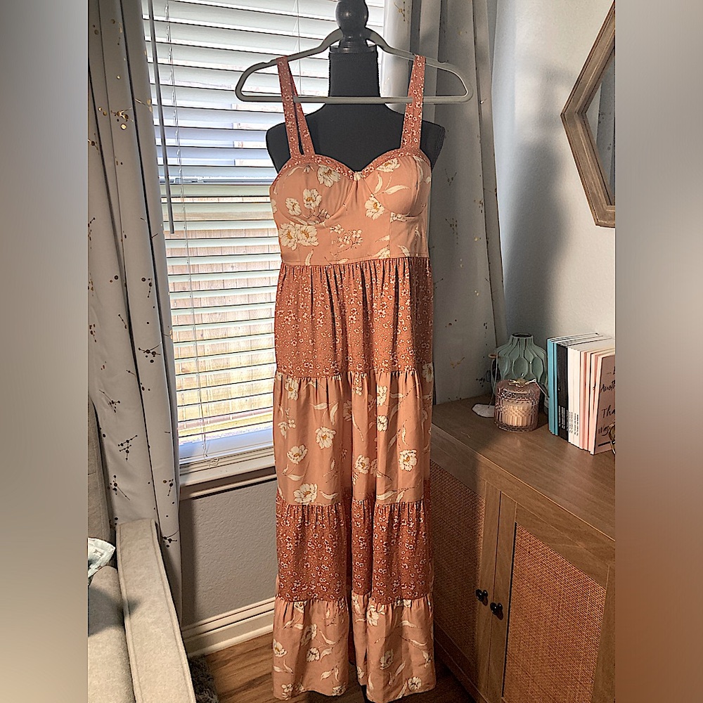 BOG BAND OF GYPSIES DRESS SIZE MEDIUM NEW SOURCED FROM MARSHALLS